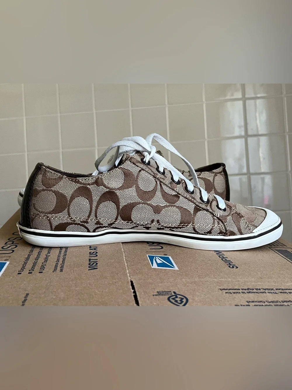 Coach 9B vintage brown signature sneakers